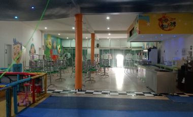 Excelente local de dos pisos en renta