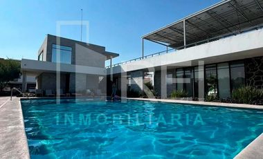 VENTA CASA CON ROOF GARDEN DENTRO DE COTO AUREA RESIDENCIAL TLAJOMULCO
