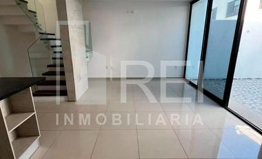 VENTA CASA CON ROOF GARDEN DENTRO DE COTO AUREA RESIDENCIAL TLAJOMULCO