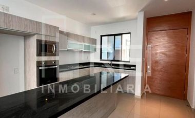 VENTA CASA CON ROOF GARDEN DENTRO DE COTO AUREA RESIDENCIAL TLAJOMULCO