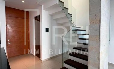 VENTA CASA CON ROOF GARDEN DENTRO DE COTO AUREA RESIDENCIAL TLAJOMULCO
