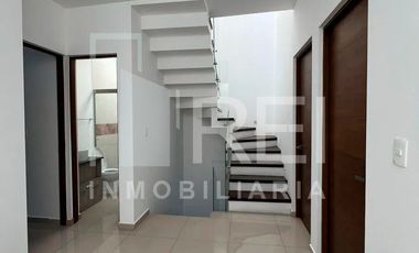 VENTA CASA CON ROOF GARDEN DENTRO DE COTO AUREA RESIDENCIAL TLAJOMULCO