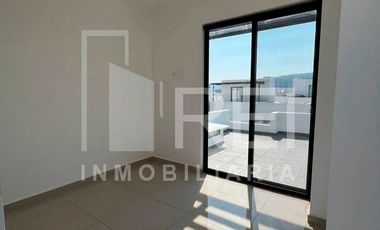 VENTA CASA CON ROOF GARDEN DENTRO DE COTO AUREA RESIDENCIAL TLAJOMULCO