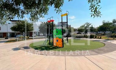 VENTA CASA CON ROOF GARDEN DENTRO DE COTO AUREA RESIDENCIAL TLAJOMULCO
