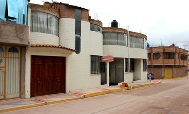 ✅📍Los Keñuales - Esquina Se VENDE Casa 2 Pisos