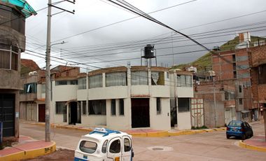 ✅📍Los Keñuales - Esquina Se VENDE Casa 2 Pisos