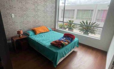 Se vende Duplex/ Armenia 1/ 3 dormitorios Valle de los Chillos