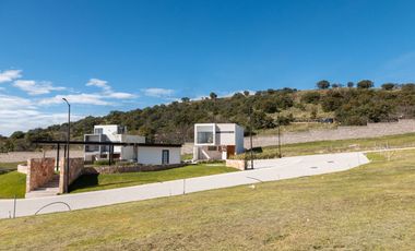 TERRENO EN HARAS CON TODOS LOS SERVICIOS - $600,400