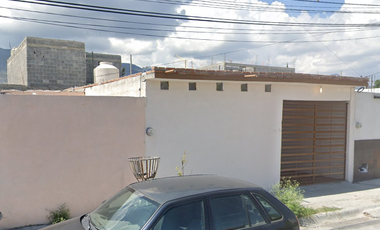 Casa en Remate Bancario en C. Zacate,  Loma Linda, Saltillo, Coah. (Solo recursos propios)