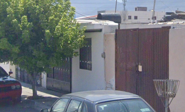Casa en Remate Bancario en C. Zacate,  Loma Linda, Saltillo, Coah. (Solo recursos propios)