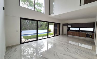 Casa Nueva Doble Altura en Vía Cumbres!
