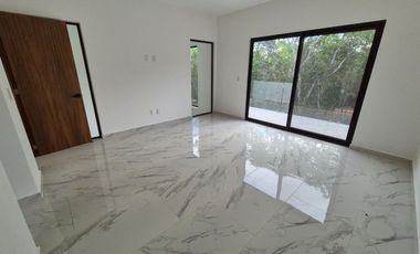 Casa Nueva Doble Altura en Vía Cumbres!