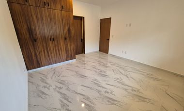 Casa Nueva Doble Altura en Vía Cumbres!