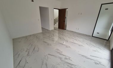 Casa Nueva Doble Altura en Vía Cumbres!