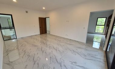 Casa Nueva Doble Altura en Vía Cumbres!