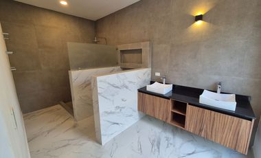 Casa Nueva Doble Altura en Vía Cumbres!