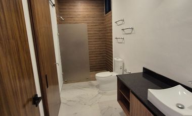 Casa Nueva Doble Altura en Vía Cumbres!