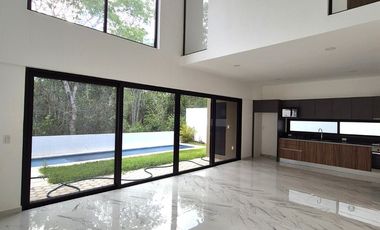Casa Nueva Doble Altura en Vía Cumbres!