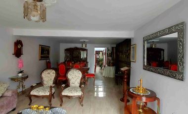 En venta casa bifamiliar barrio el cadillal