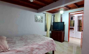 En venta casa bifamiliar barrio el cadillal