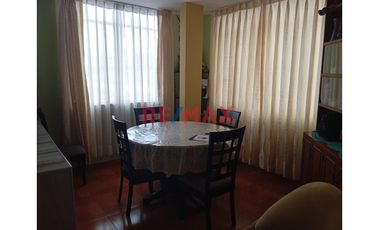 Venta de Casa de 3 Pisos en Ventanilla