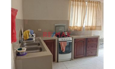 Venta de Casa de 3 Pisos en Ventanilla