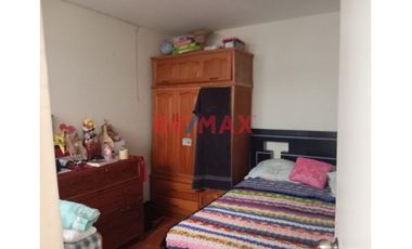 Venta de Casa de 3 Pisos en Ventanilla