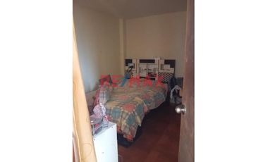 Venta de Casa de 3 Pisos en Ventanilla