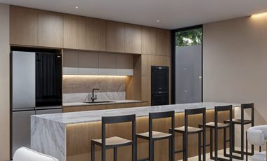 Hermosa Casa Nueva en Vía Cumbres! 4 Habitaciones 6 Baños!