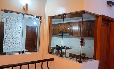 Venta de casa en el Sol de la molina .