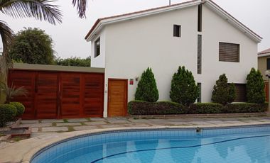 Venta de casa en el Sol de la molina .