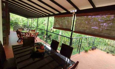 Oportunidad: Preciosa Casa Finca en zona de alta valorización.