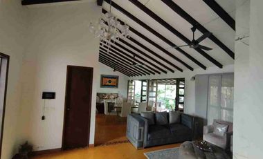 Oportunidad: Preciosa Casa Finca en zona de alta valorización.