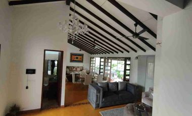 Oportunidad: Preciosa Casa Finca en zona de alta valorización.