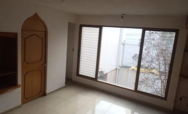 EXCELENTE CASA PARA CLÍNICA O NOTARÍA EN LA MEJOR ZONA DE MORELIA AMPLIA A PASOS DE AVENIDA LÁZARO CÁRDENAS EN CHAPULTEPEC SUR