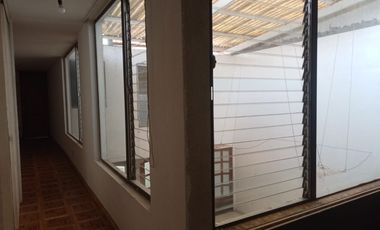 EXCELENTE CASA PARA CLÍNICA O NOTARÍA EN LA MEJOR ZONA DE MORELIA AMPLIA A PASOS DE AVENIDA LÁZARO CÁRDENAS EN CHAPULTEPEC SUR