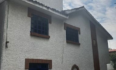 CASA MUY ACOGEDORA EN CONDOMINIO HORIZONTAL ARBOLADO