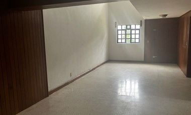 CASA MUY ACOGEDORA EN CONDOMINIO HORIZONTAL ARBOLADO