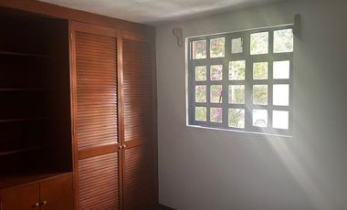 CASA MUY ACOGEDORA EN CONDOMINIO HORIZONTAL ARBOLADO