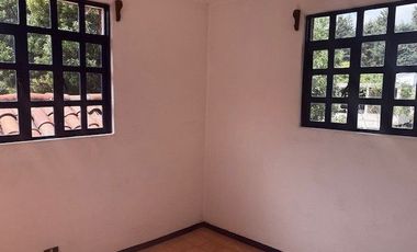 CASA MUY ACOGEDORA EN CONDOMINIO HORIZONTAL ARBOLADO