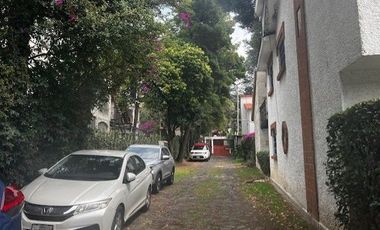 CASA MUY ACOGEDORA EN CONDOMINIO HORIZONTAL ARBOLADO