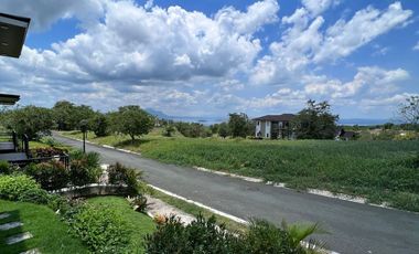 FOR SALE: TAGAYTAY HIGHLANDS 2-STOREY PREMIUM MODERN HOME.
