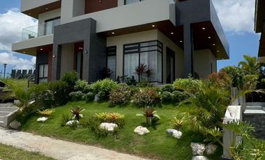 FOR SALE: TAGAYTAY HIGHLANDS 2-STOREY PREMIUM MODERN HOME.