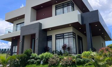 FOR SALE: TAGAYTAY HIGHLANDS 2-STOREY PREMIUM MODERN HOME.