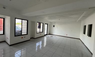 Renta Local Comercial en Esquina, Av Las Americas y Ruiz Cortine