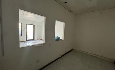 Renta Local Comercial en Esquina, Av Las Americas y Ruiz Cortine
