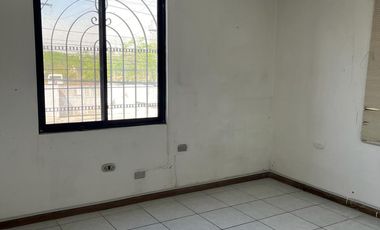 Renta Local Comercial en Esquina, Av Las Americas y Ruiz Cortine