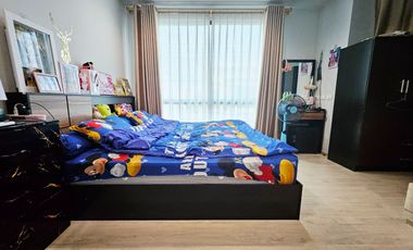 Beautiful Corner House for Sale – Move-In Ready! My Green Village, Bang Phra – Mueang Chachoengsao District This lovely 2-storey