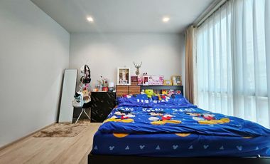 Beautiful Corner House for Sale – Move-In Ready! My Green Village, Bang Phra – Mueang Chachoengsao District This lovely 2-storey