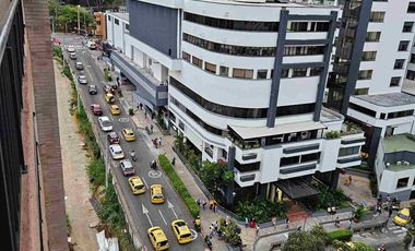 Alquilo  Por dias frente clinica ardila lule